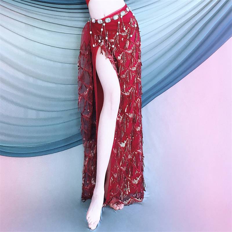 A red-breathed apron and a red-blank swab